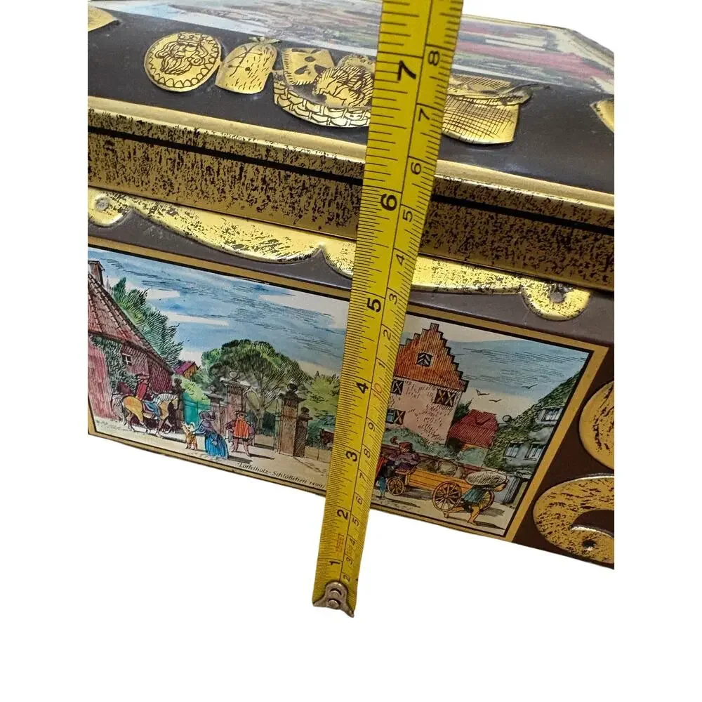 Vintage E. Otto Schmidt Nürnberg Germany Lebkuchen Tin Box Medieval Scenes 16”